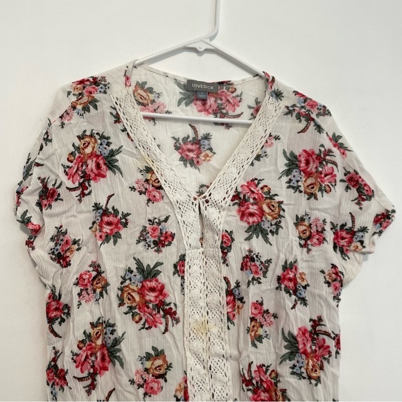 LOVESICK BY TORRID 0 Plus Size White Pink Floral Crochet Lace Short Sleeve Top - Picture 3 of 16